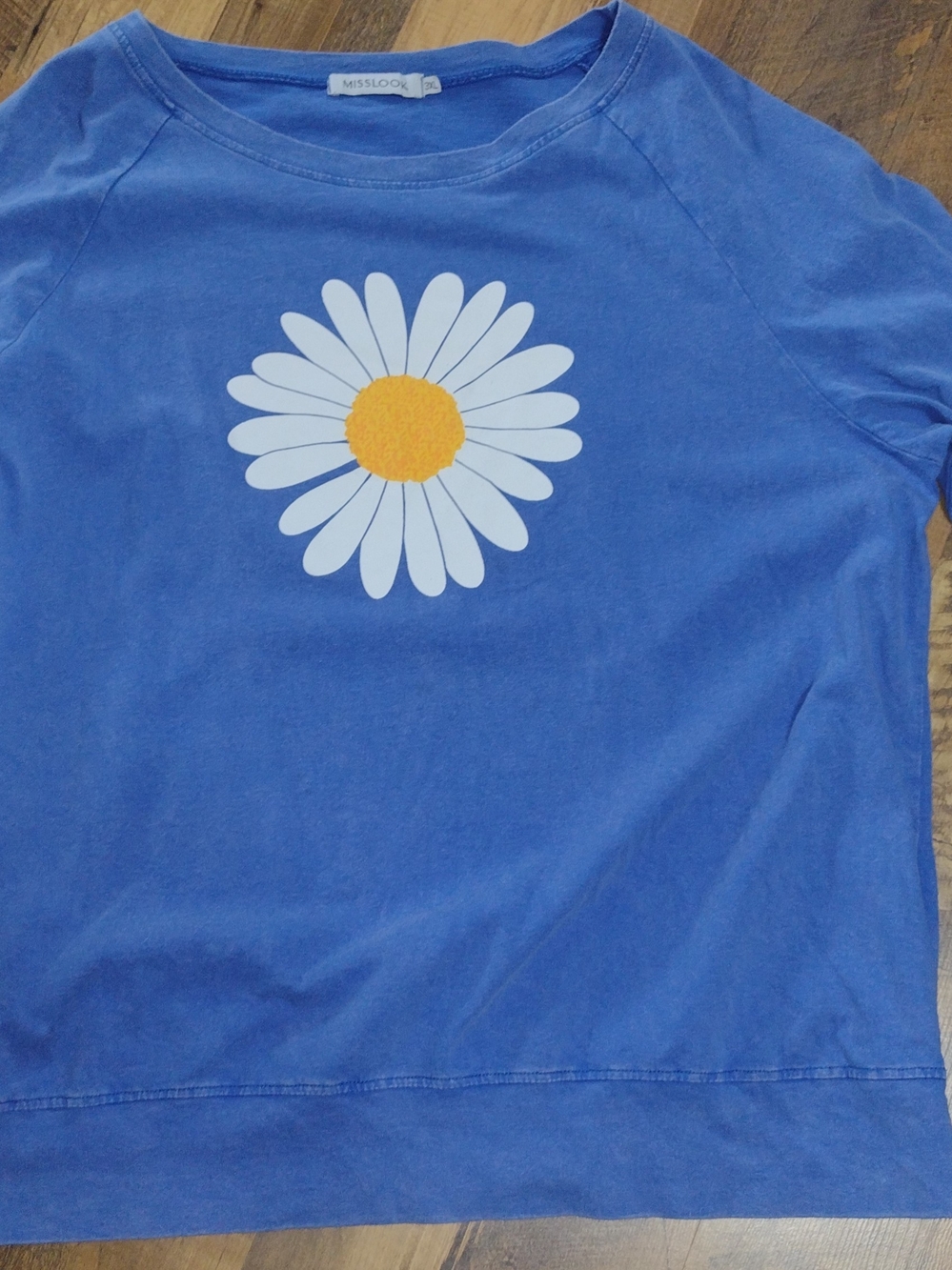 Misslook Women's Blue Daisy Graphic Lightweight Top Size 3x